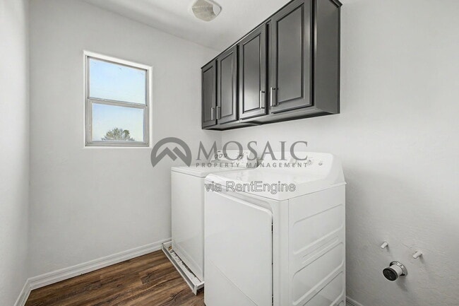 Building Photo - 599 S Buena Vista Ct
