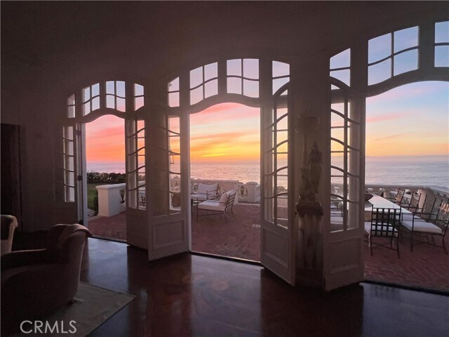 Building Photo - 605 Paseo Del Mar
