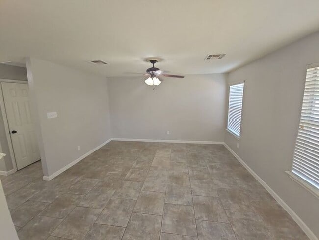Building Photo - Cozy 3BR Home with Attached 2-Car Garage!!