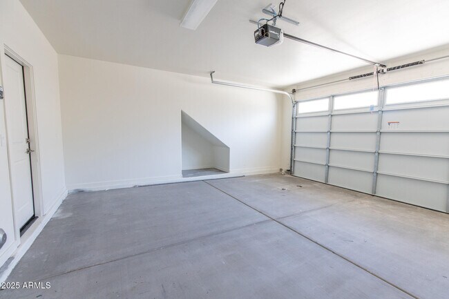 Building Photo - 3721 E Flower St