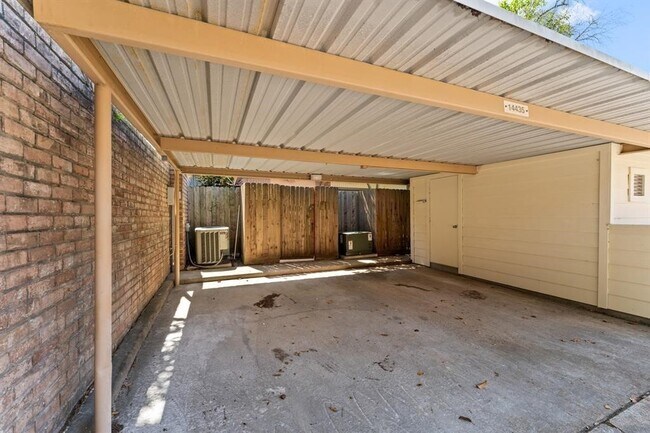 Building Photo - 14435 Still Meadow Dr