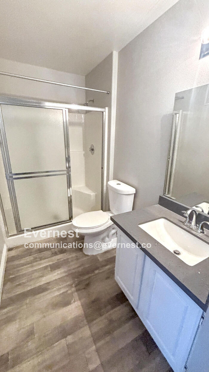 Building Photo - 5710 E Tropicana Ave