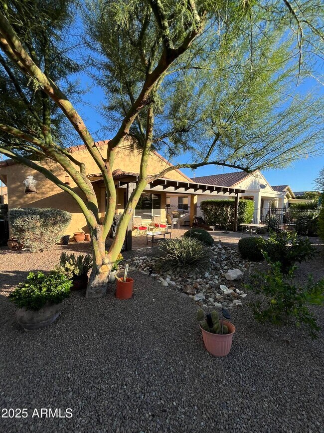 Building Photo - 26197 Vista Dr