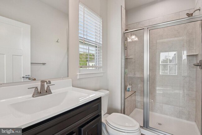 Building Photo - 133 Woodgate Cir