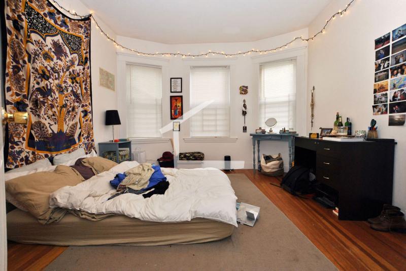 Building Photo - 51 Gardner St