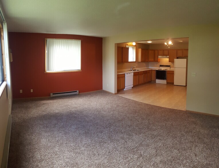 Building Photo - 3043 18th St S