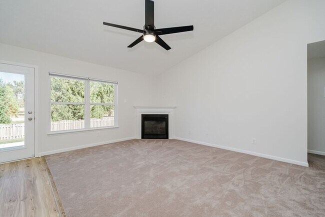 Building Photo - 5896 Hollow Oak Trail