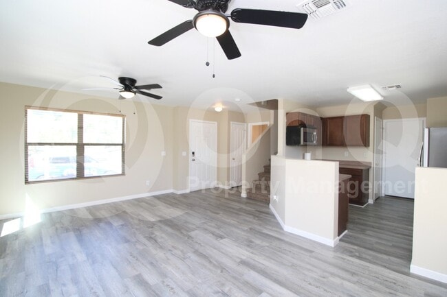 Building Photo - 9607 N 81st Dr
