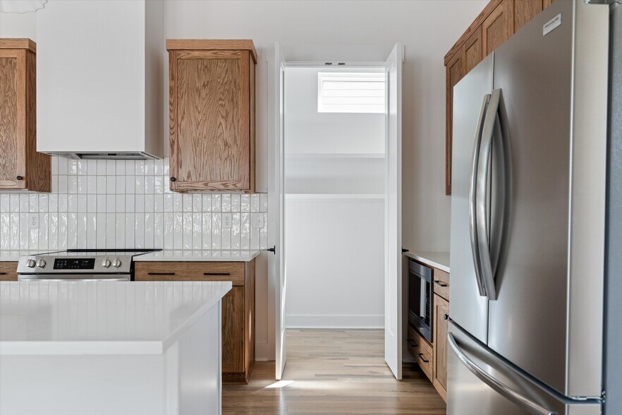 Building Photo - 2830 Clifton Ave