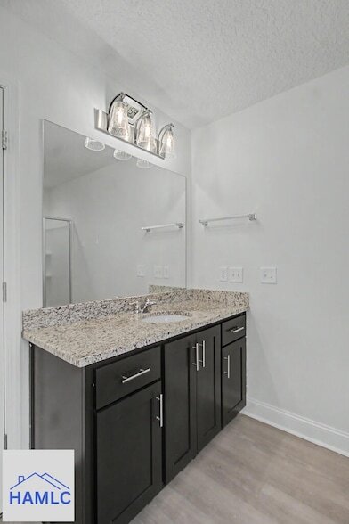 Building Photo - 965 Meloney Dr