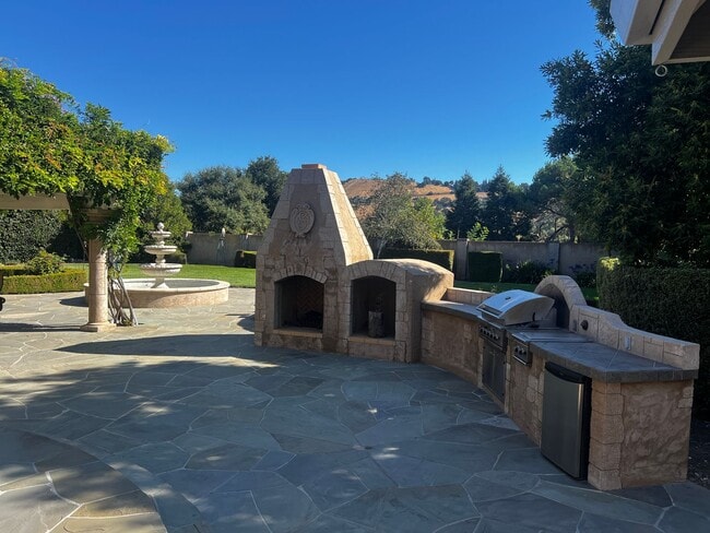 Building Photo - MORGAN HILL Expansive 6 bedroom, 4.5 bathroom home