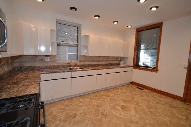 Building Photo - 4118 N Ashland Ave