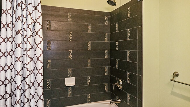 Building Photo - 203 Center Meadow Ln