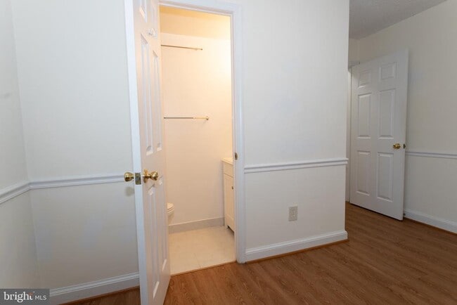 Building Photo - 1612 W Abingdon Dr