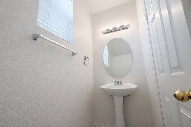 Building Photo - Rancho Bella Vista 4 Bedroom House for Rent