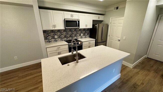 Building Photo - 11530 Villa Grand