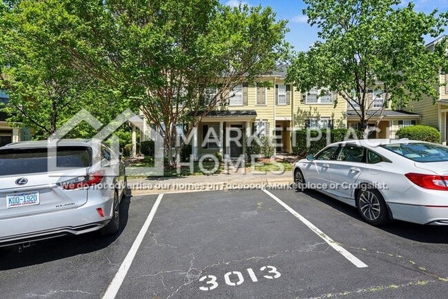 Building Photo - 3013 Freeport Dr