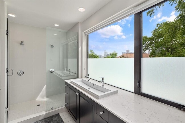 Building Photo - 1208 Hillside Ave