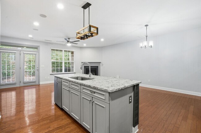 Building Photo - ABSOLUTELY GEORGOUS 2 STORY TOWNHOUSE IN CARY