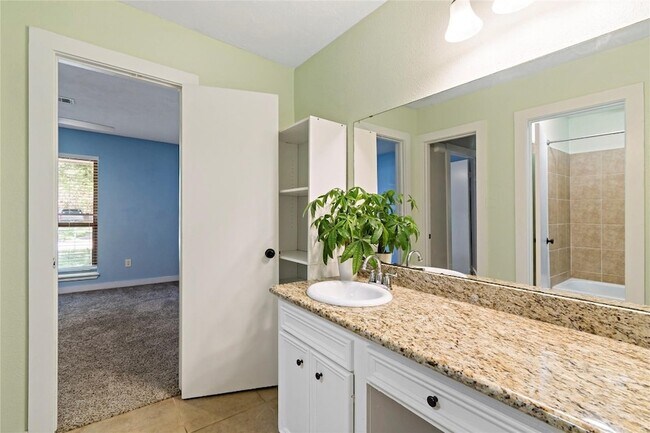 Building Photo - 4518 N Heron Dr