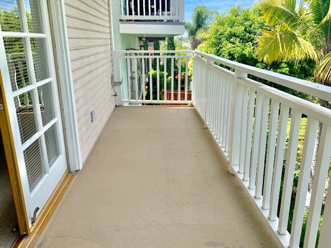 Building Photo - 1642 Harper Ave