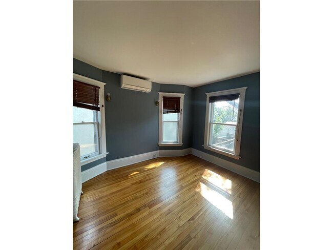 Building Photo - 3310 Holmes Ave