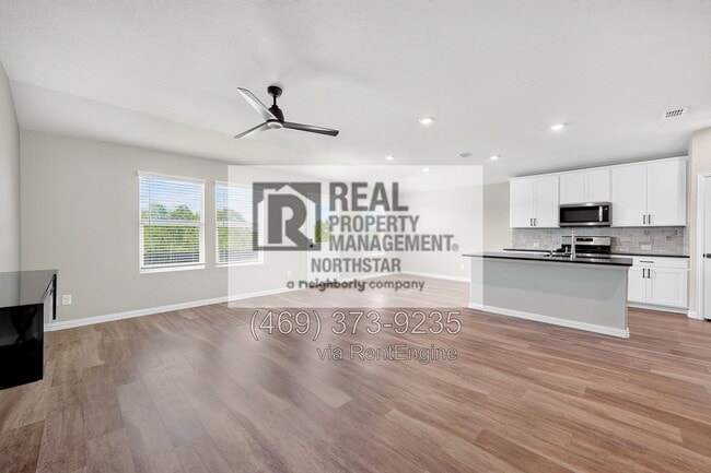 Building Photo - 2501 Real Quiet Dr