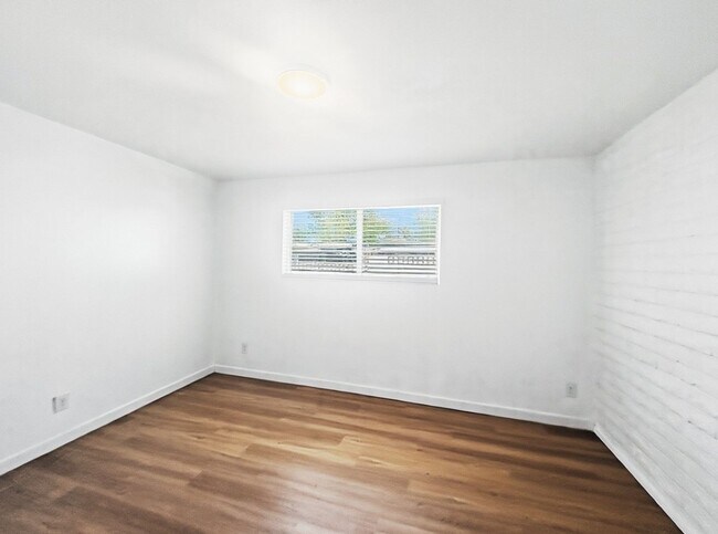 Building Photo - 3020 E Yale St