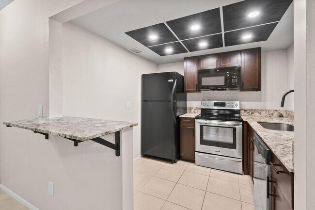 Building Photo - 1631 SE Green Acres Cir
