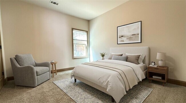 Building Photo - 2110 Line Dr