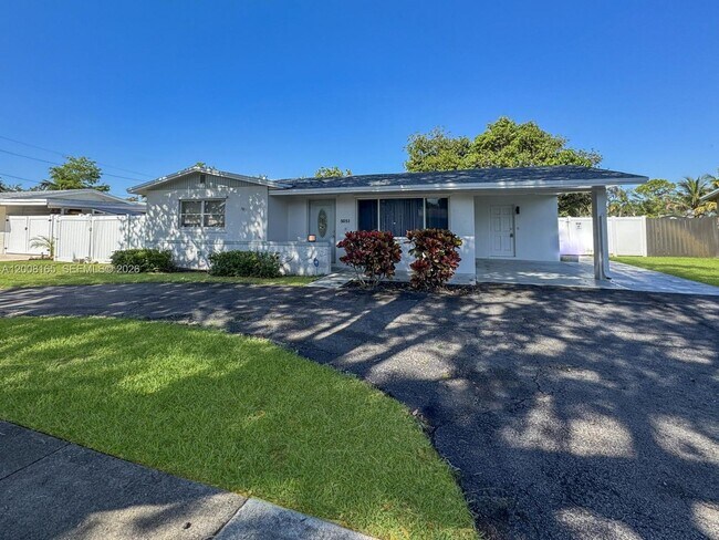 Building Photo - 5051 SW 93rd Ave