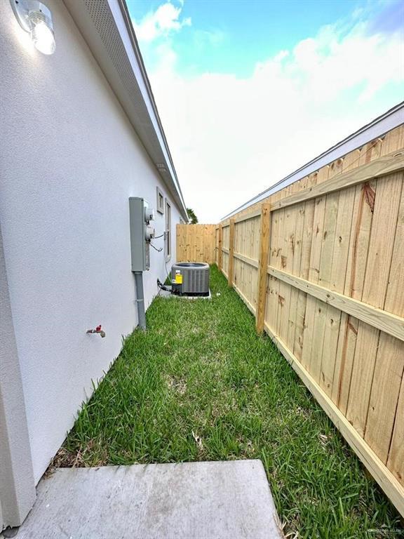 Building Photo - 10 Marcela Dr