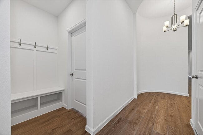 Building Photo - 5015 Bowen Pr Dr