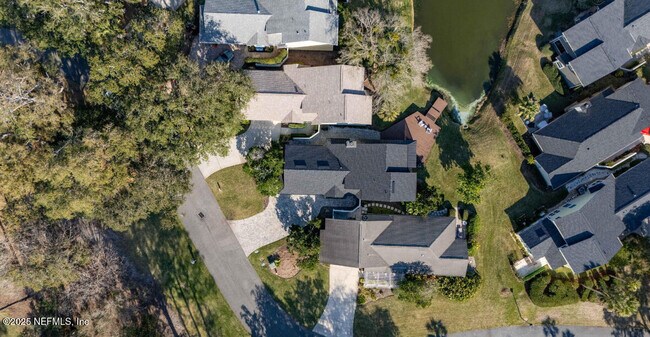 Building Photo - 117 Island Dr