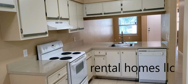 Building Photo - Patio Home, Minutes Away From UCF, Technology Park, & the E/W Expressway