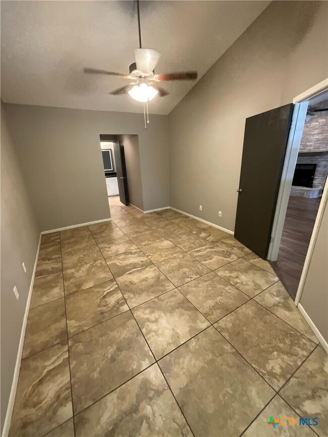 Building Photo - 519 Rattan Dr