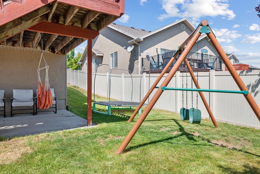 Building Photo - 1396 S Lukas Ln