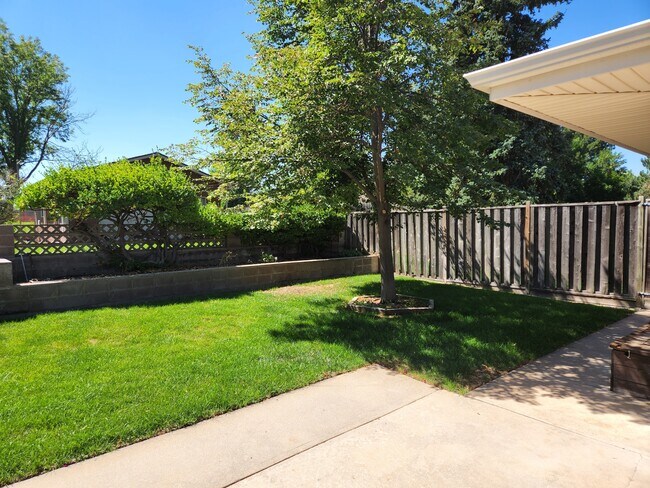 Building Photo - 2410 W 20th Street Rd