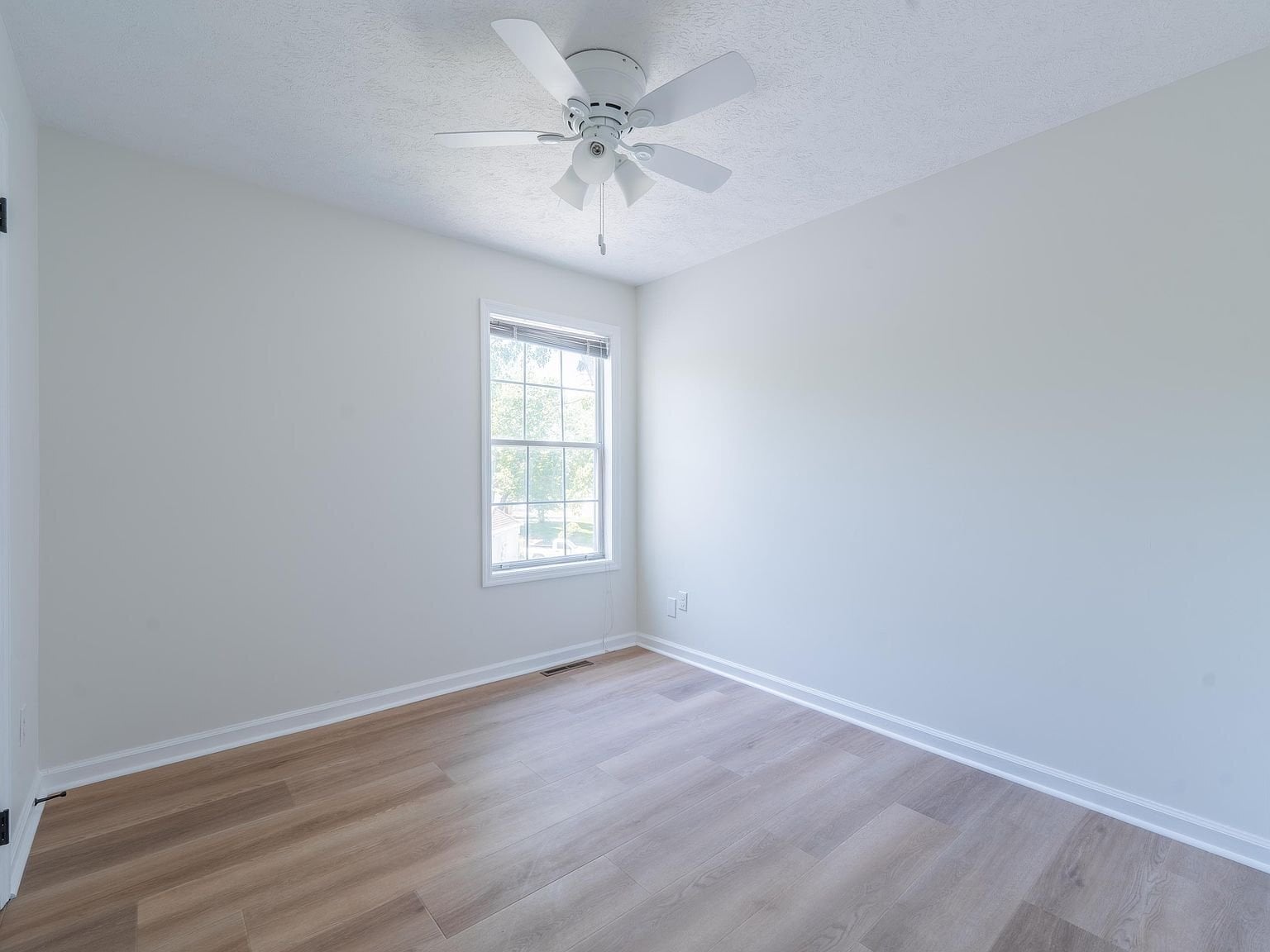 Building Photo - 3123 S Eden Dr