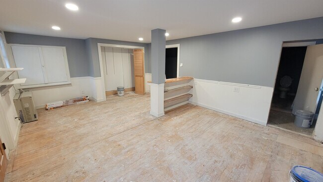 Building Photo - 1322 New Hampshire Rte 175