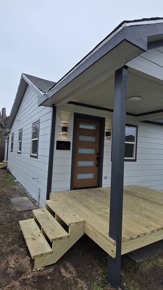 Building Photo - 9426 Sandra St