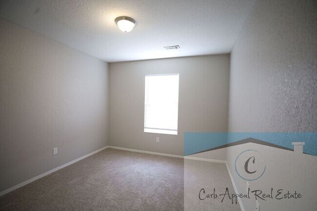 Building Photo - Beautiful 3 bed / 2 bath home with fenced back yard - Nettleton!!