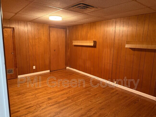 Building Photo - 1118 N New Haven Ave