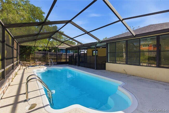 Building Photo - 3632 N Honeylocust Dr