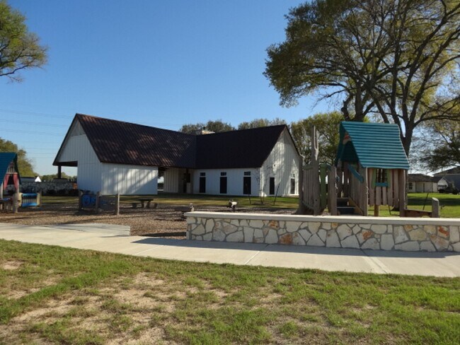 Building Photo - 17914 Grassy Prairie Dr