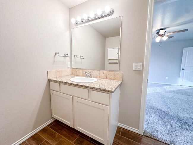 Building Photo - 3/2/2 Home in Windstone!