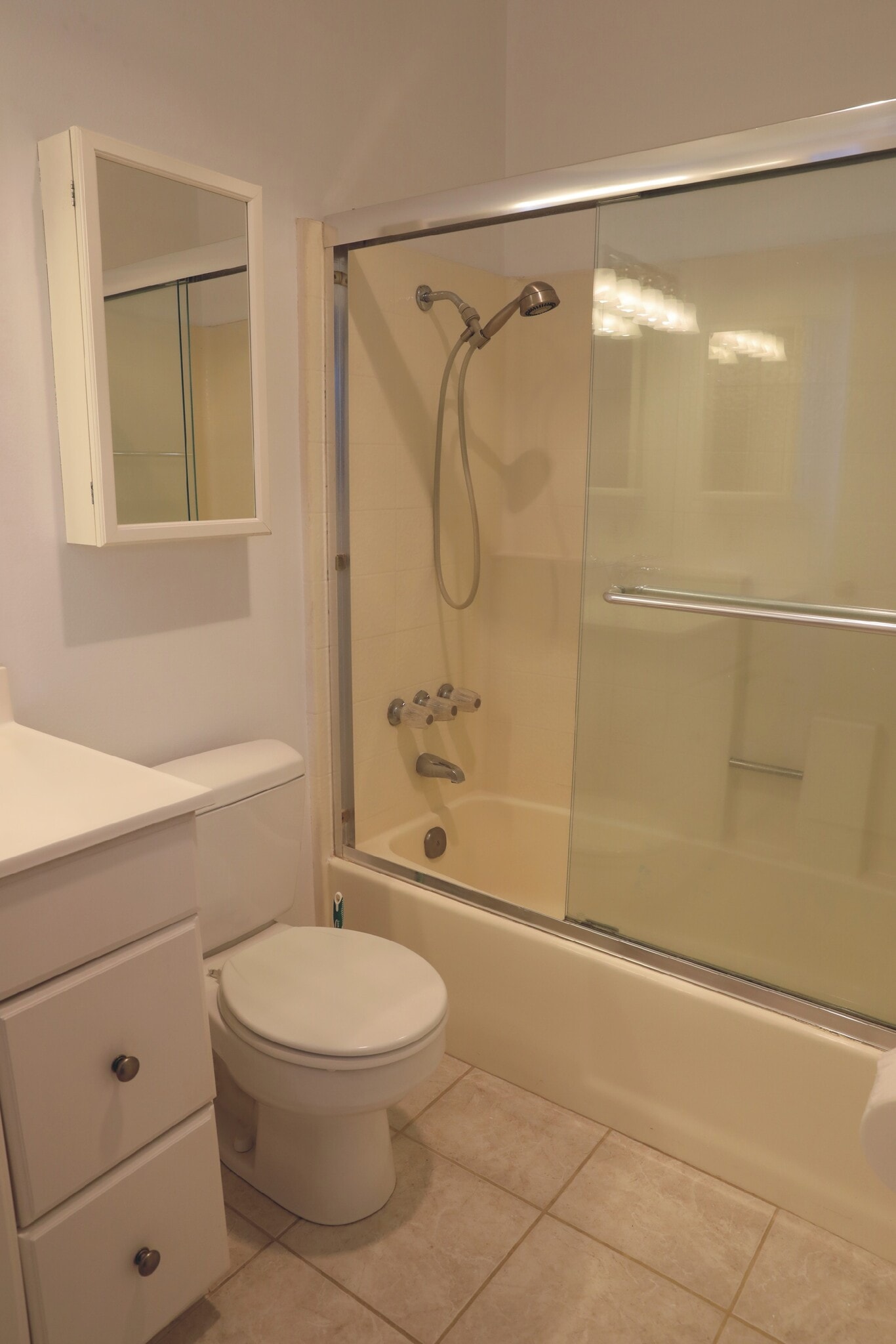 Building Photo - 9927 Independence Ave