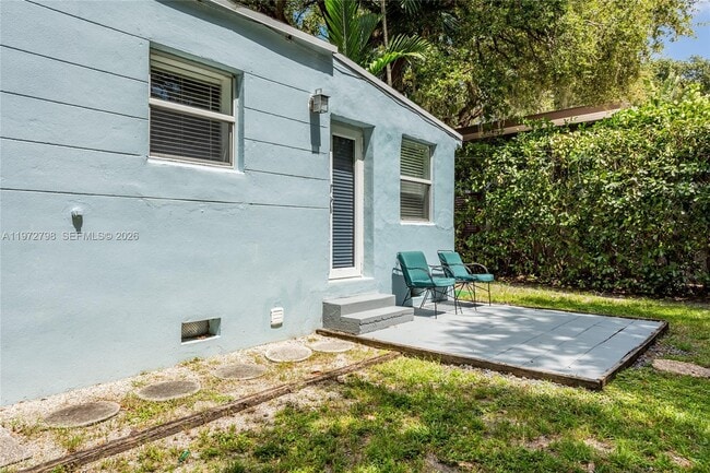 Building Photo - 330 NE 86th St