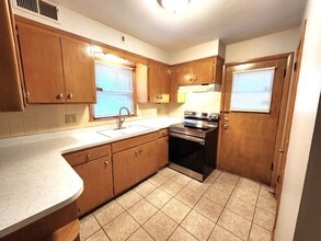 Building Photo - DG - 4520-4522 N 84th Street