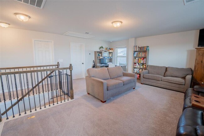 Building Photo - 121 Cloyce Ct